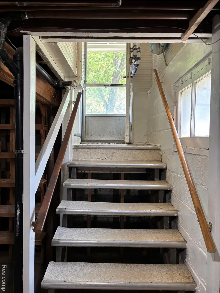 28 Lincoln Street Oxford Village MI 48371