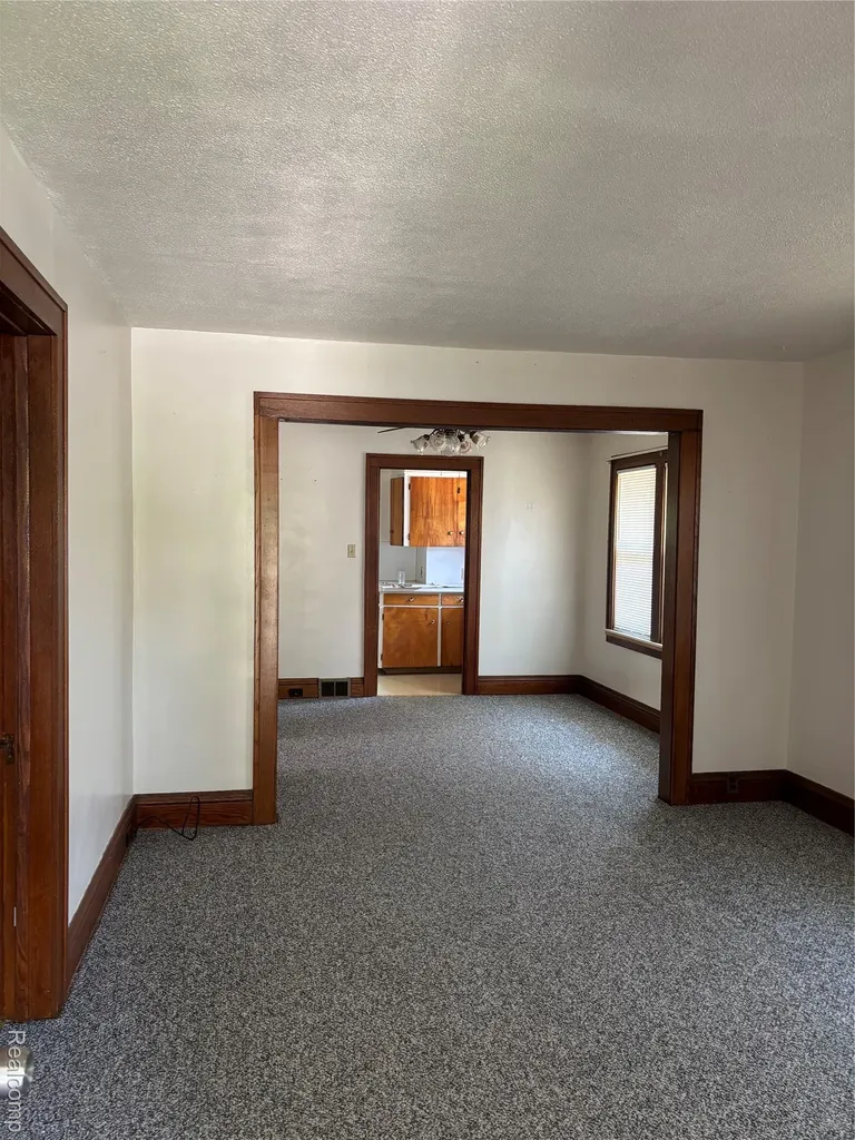 28 Lincoln Street Oxford Village MI 48371