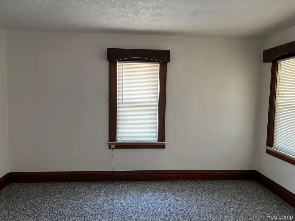 28 Lincoln Street Oxford Village MI 48371