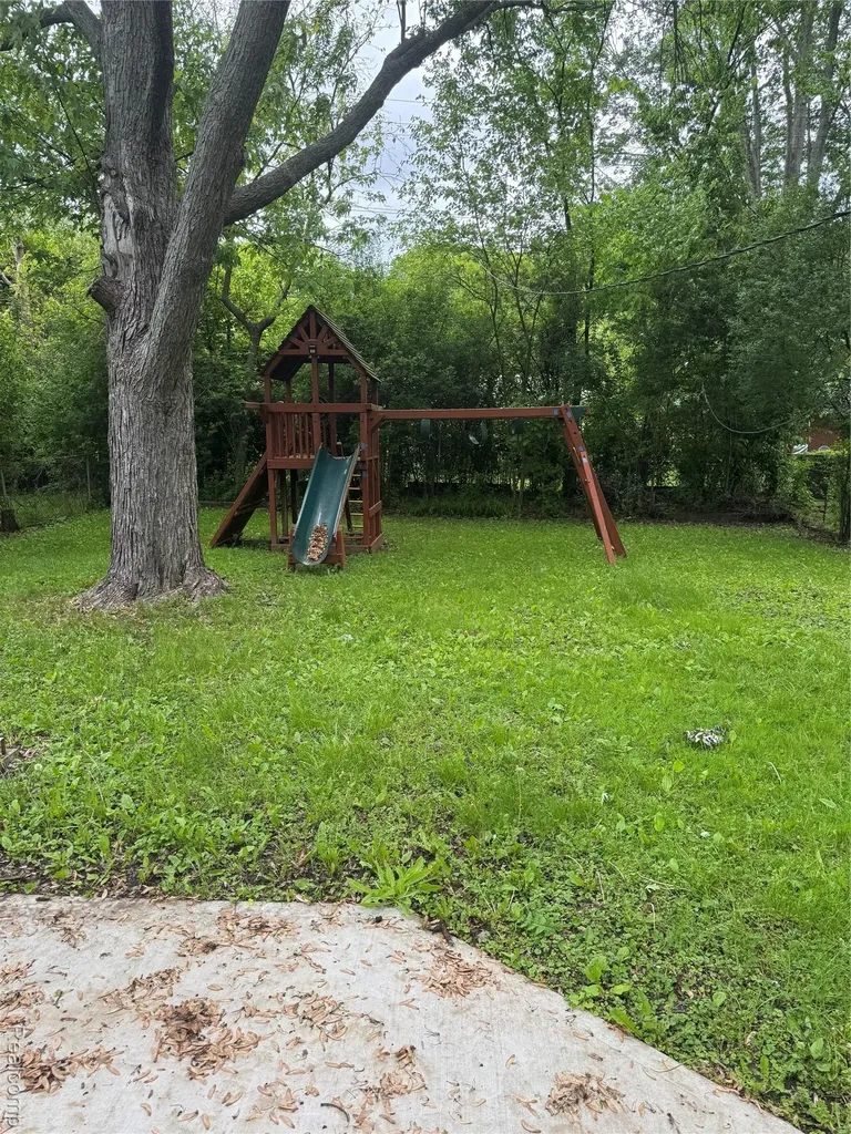 4227 Crooks Road Royal Oak City MI 48073