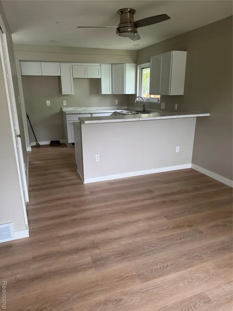 4227 Crooks Road Royal Oak City MI 48073