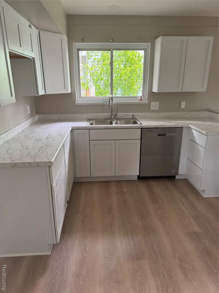 4227 Crooks Road Royal Oak City MI 48073
