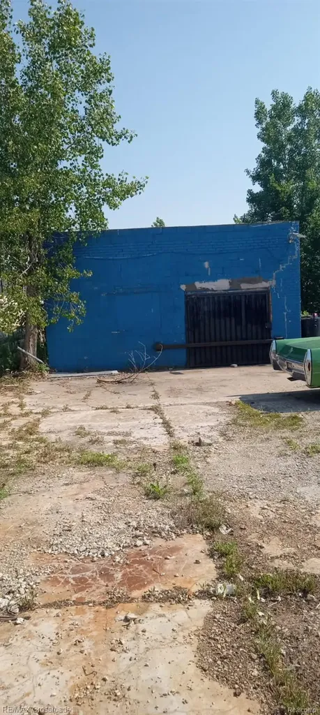 9400 Roselawn Street Detroit City MI 48204