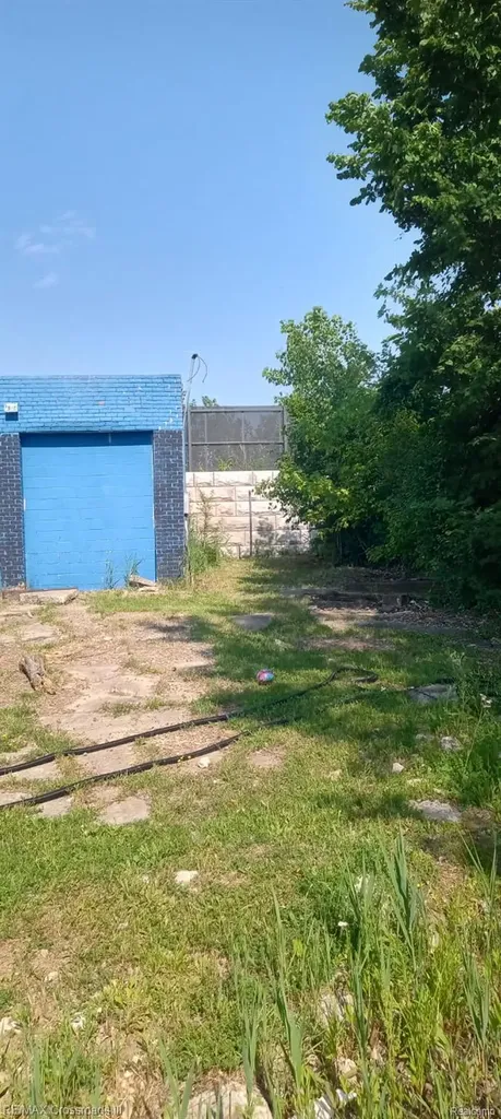 9400 Roselawn Street Detroit City MI 48204