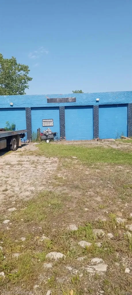 9400 Roselawn Street Detroit City MI 48204