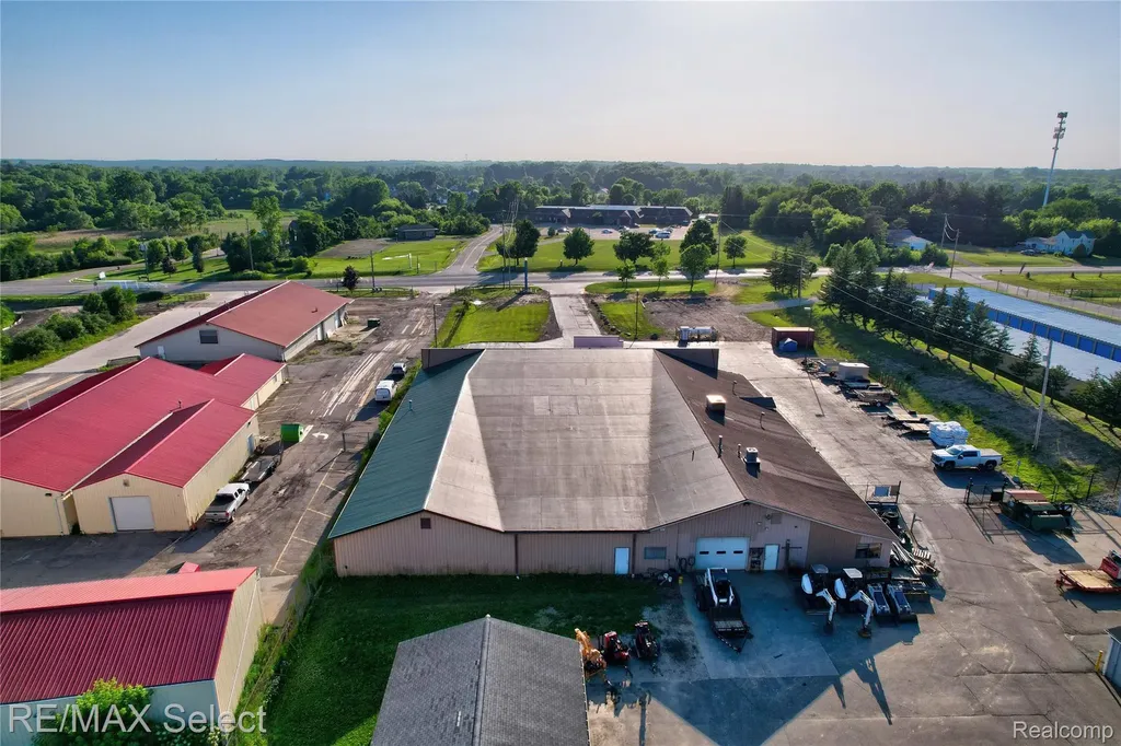 7281 S State Road Goodrich Village MI 48438