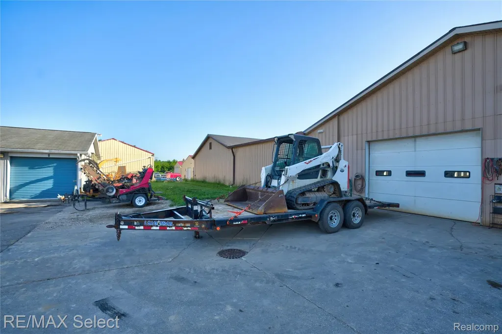 7281 S State Road Goodrich Village MI 48438