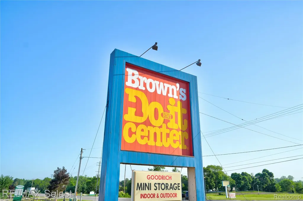 7281 S State Road Goodrich Village MI 48438
