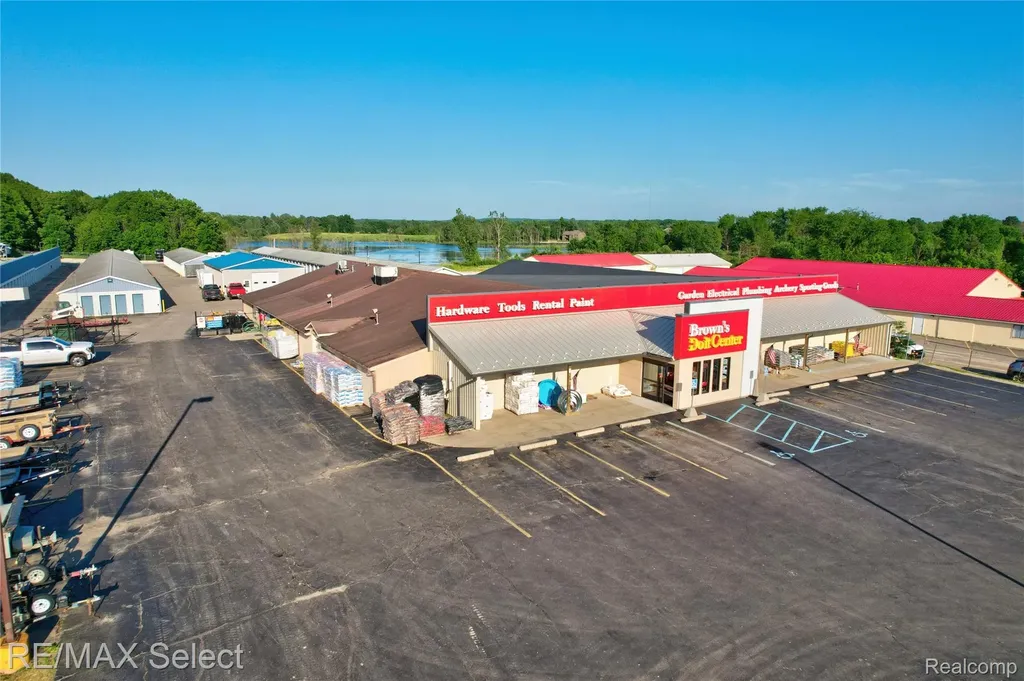 7281 S State Road Goodrich Village MI 48438
