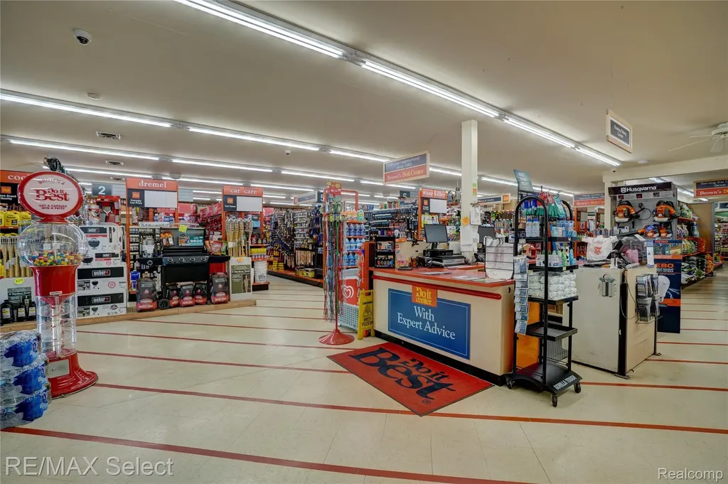 7281 S State Road Goodrich Village MI 48438