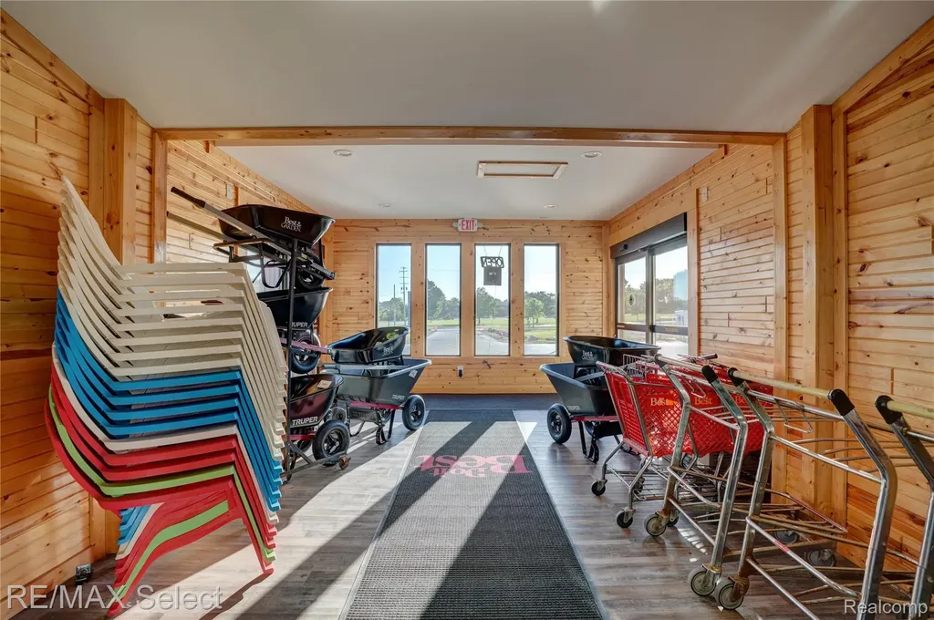 7281 S State Road Goodrich Village MI 48438