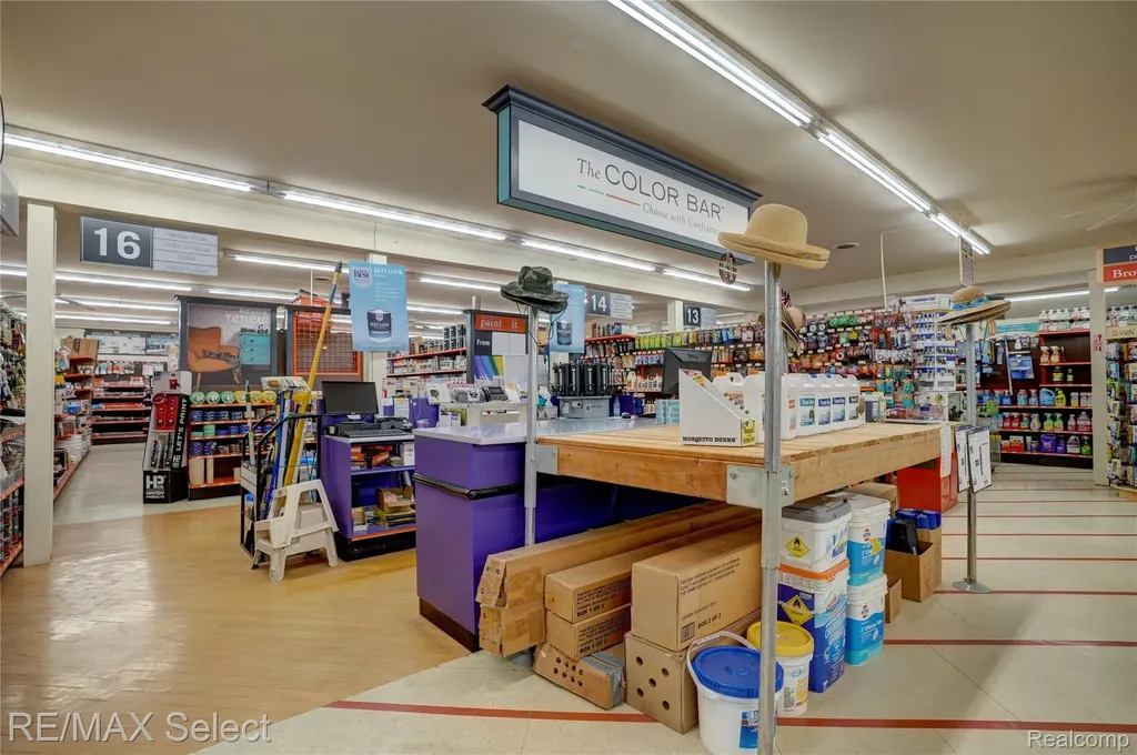 7281 S State Road Goodrich Village MI 48438