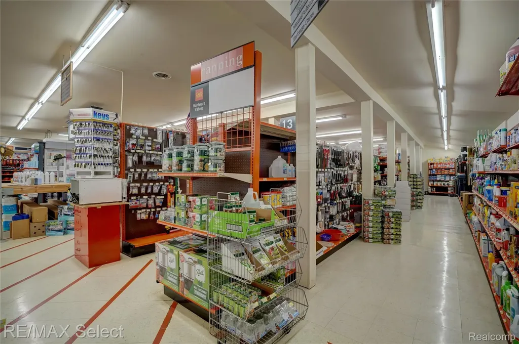 7281 S State Road Goodrich Village MI 48438