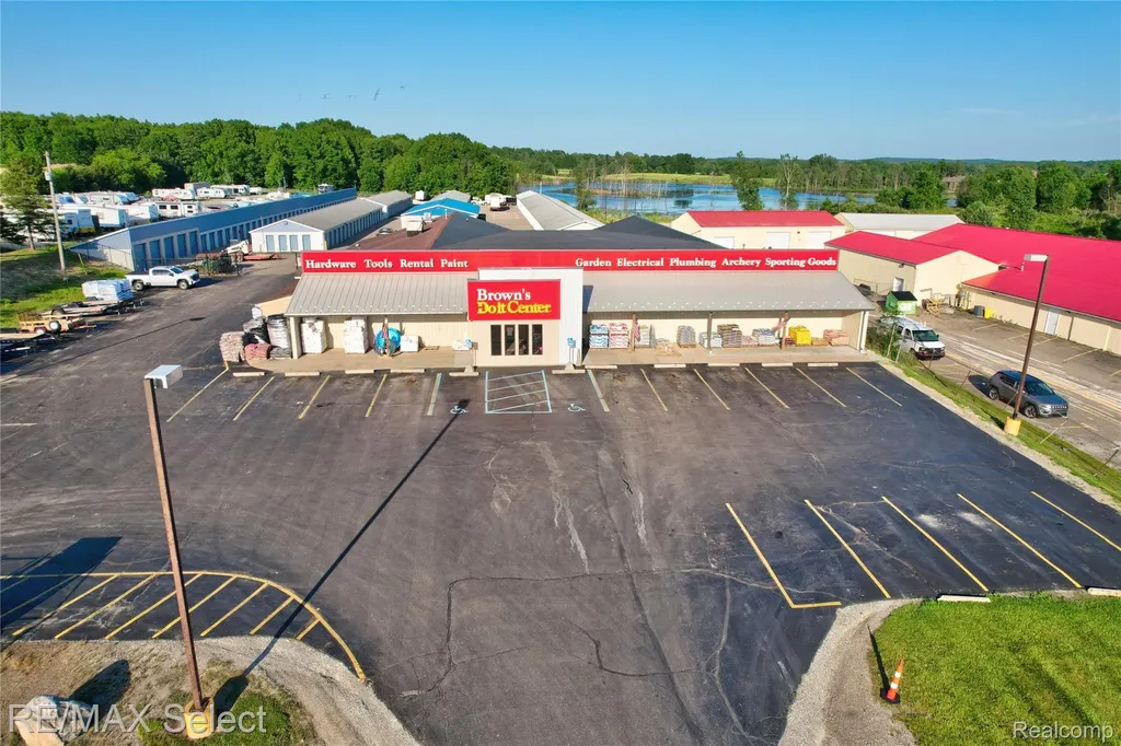 7281 S State Road Goodrich Village MI 48438