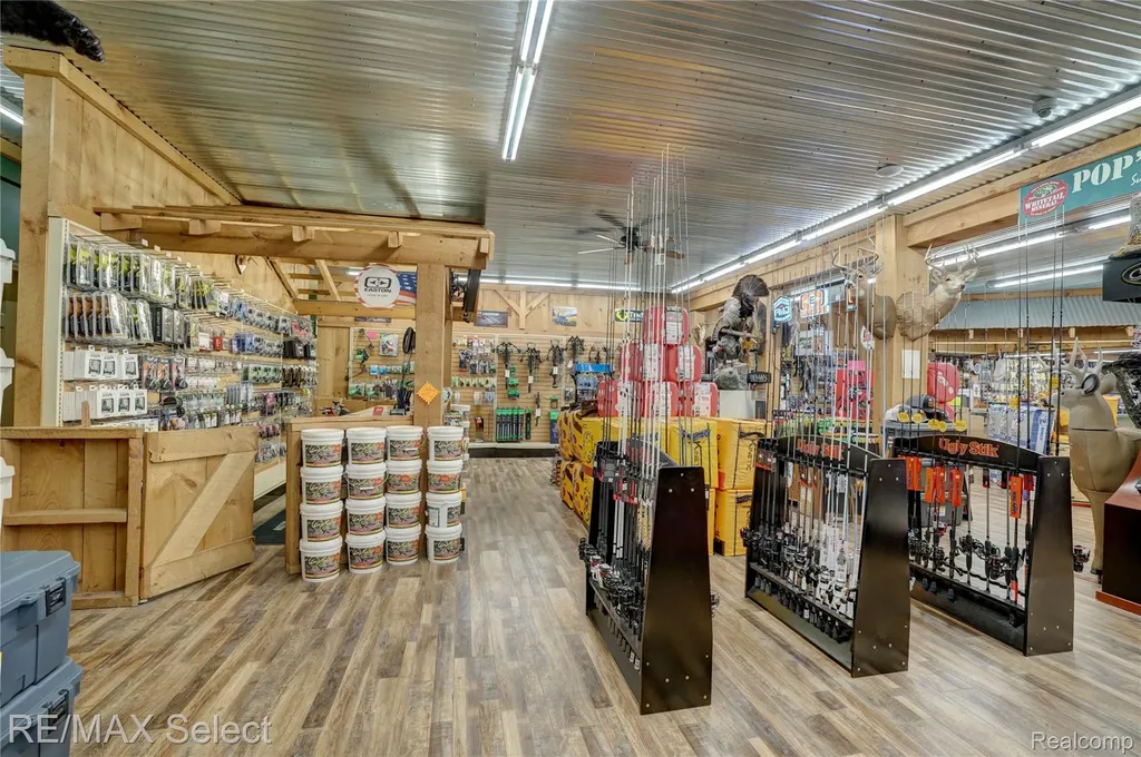 7281 S State Road Goodrich Village MI 48438