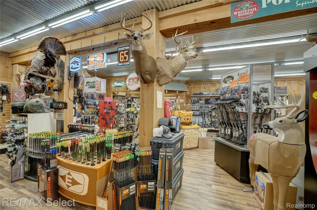 7281 S State Road Goodrich Village MI 48438