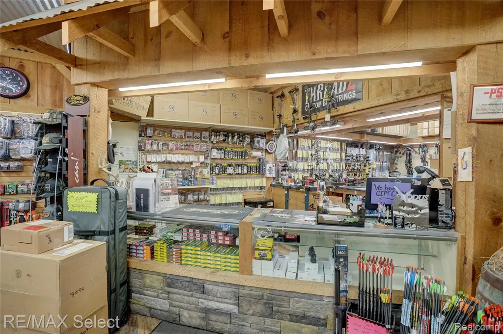 7281 S State Road Goodrich Village MI 48438
