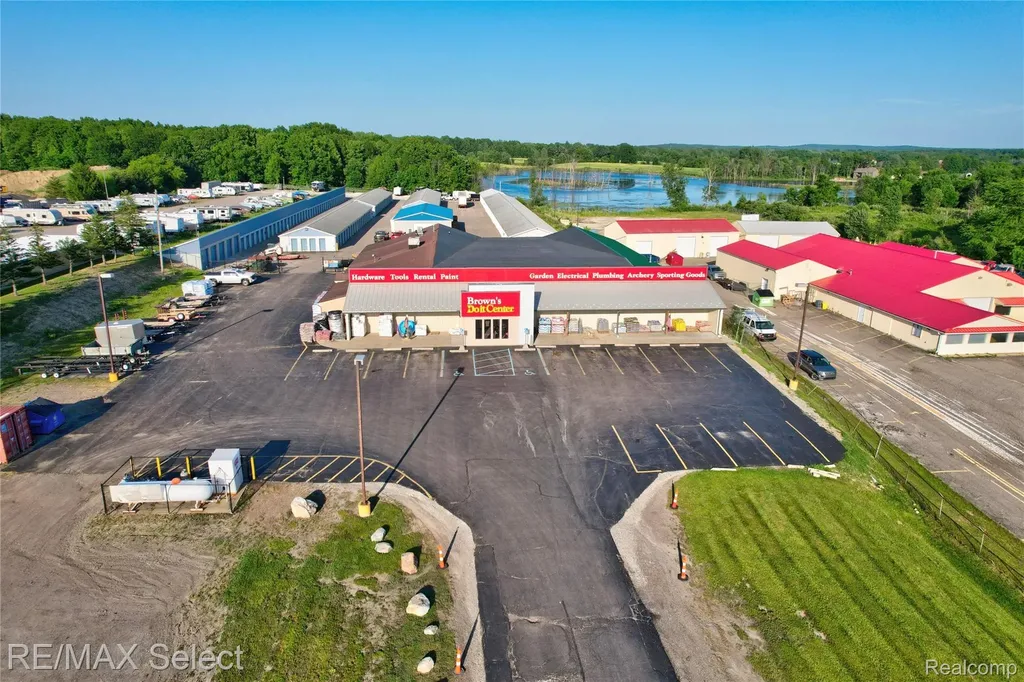 7281 S State Road Goodrich Village MI 48438
