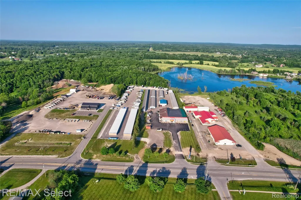 7281 S State Road Goodrich Village MI 48438