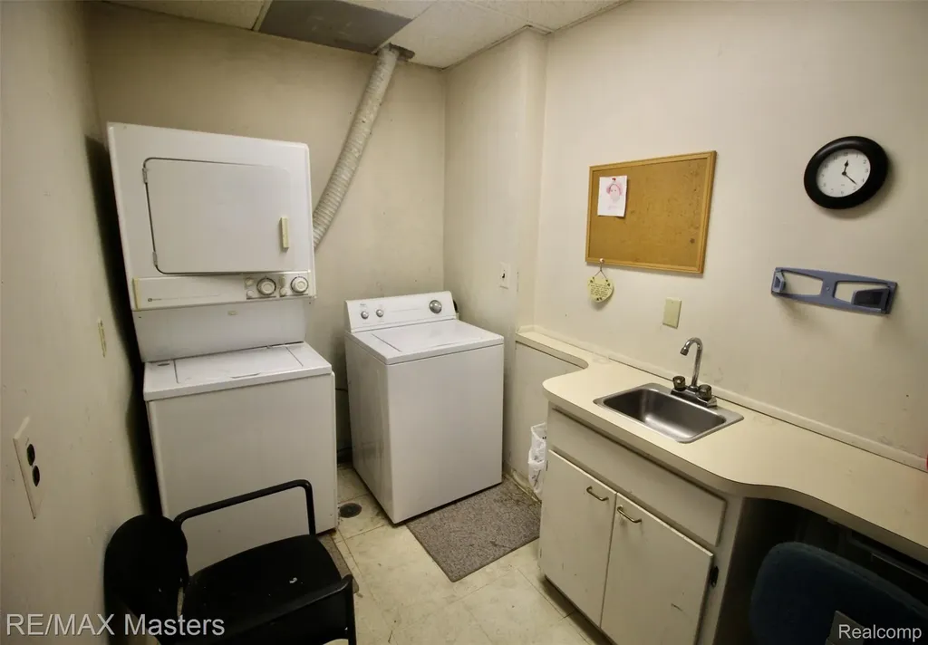 33053 W Jefferson Avenue Brownstown Charter Township MI 48173