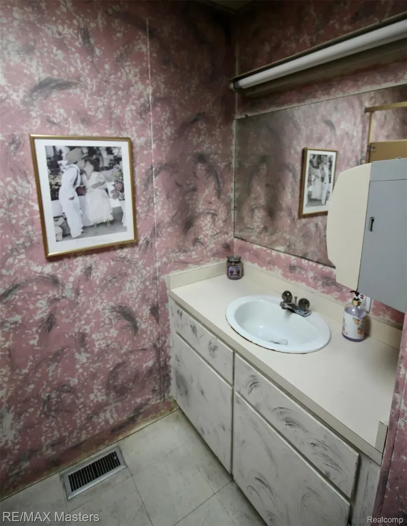 33053 W Jefferson Avenue Brownstown Charter Township MI 48173