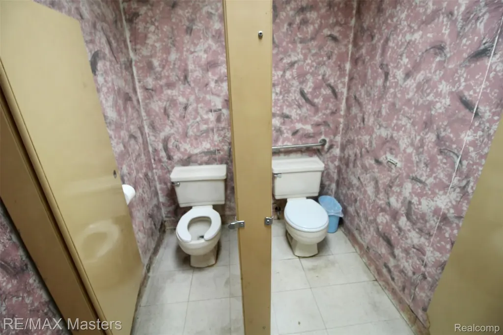 33053 W Jefferson Avenue Brownstown Charter Township MI 48173