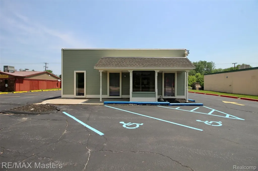 33053 W Jefferson Avenue Brownstown Charter Township MI 48173