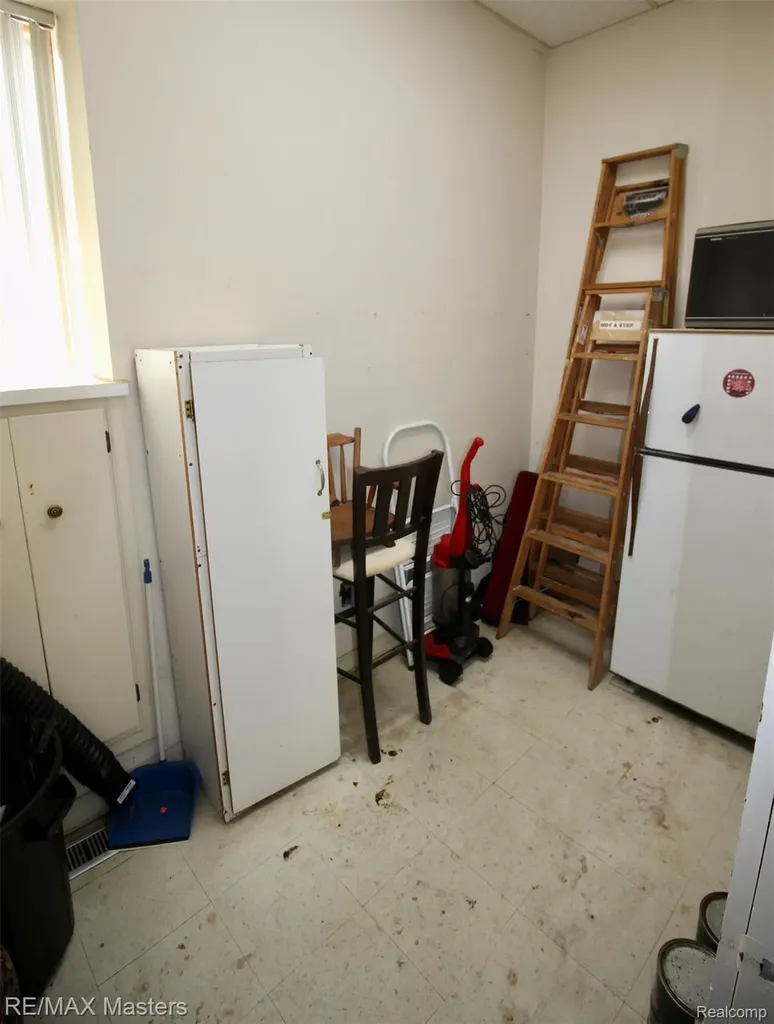 33053 W Jefferson Avenue Brownstown Charter Township MI 48173