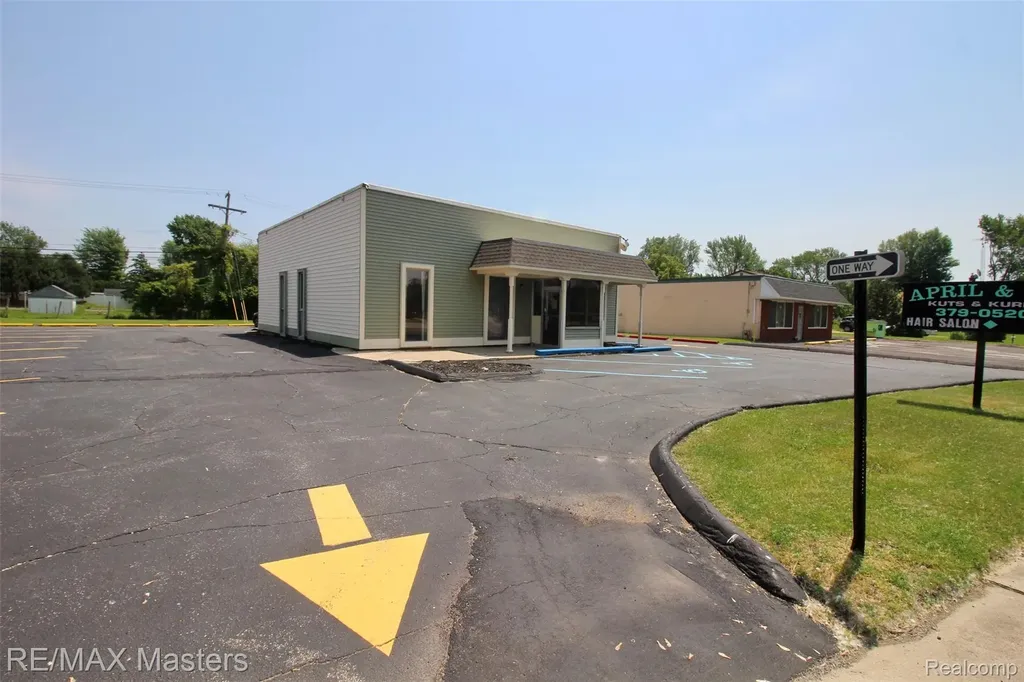 33053 W Jefferson Avenue Brownstown Charter Township MI 48173