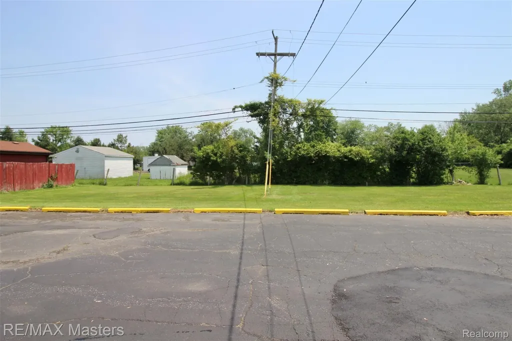 33053 W Jefferson Avenue Brownstown Charter Township MI 48173