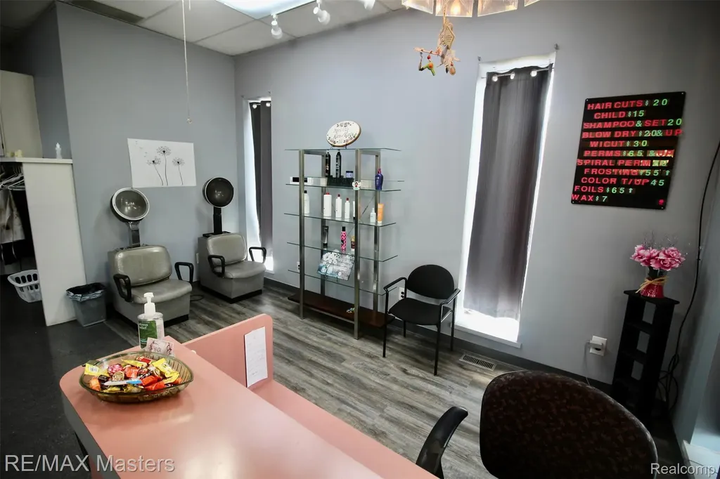 33053 W Jefferson Avenue Brownstown Charter Township MI 48173