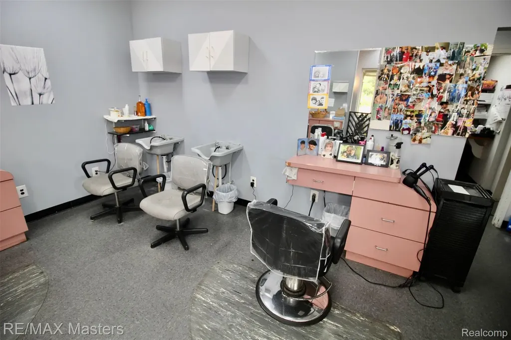 33053 W Jefferson Avenue Brownstown Charter Township MI 48173