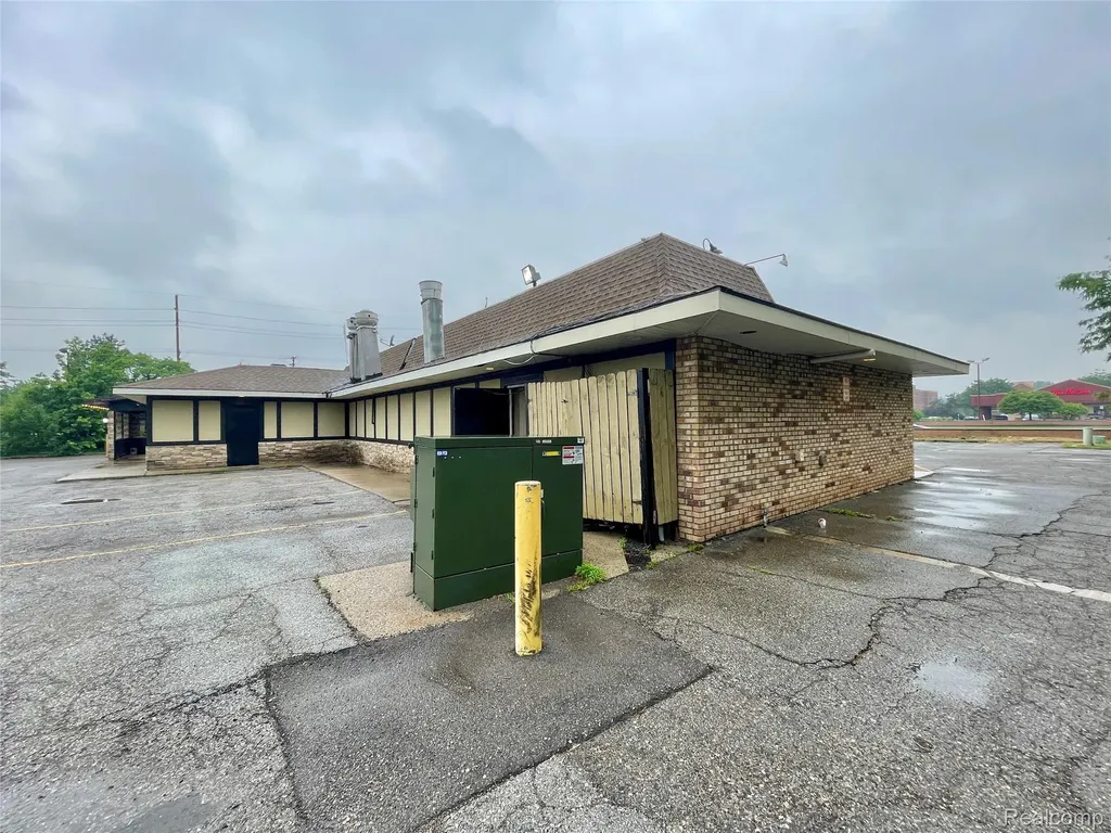 41275 Ford Road Canton Charter Township MI 48187