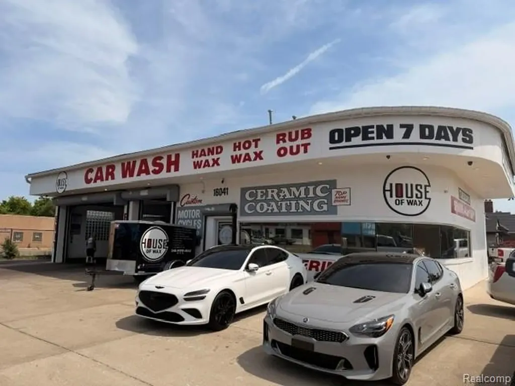 16041 W 7 Mile Road Detroit City MI 48235