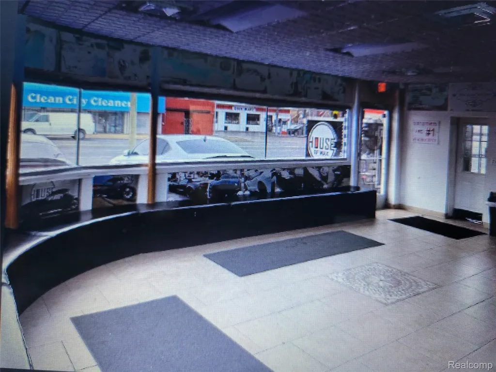 16041 W 7 Mile Road Detroit City MI 48235