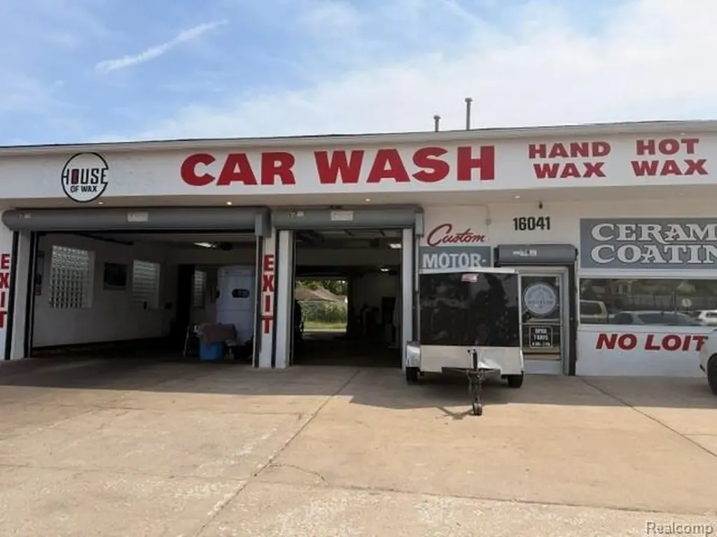 16041 W 7 Mile Road Detroit City MI 48235
