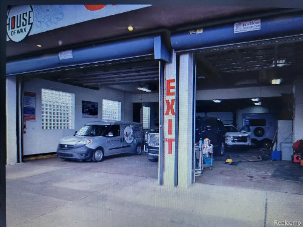 16041 W 7 Mile Road Detroit City MI 48235