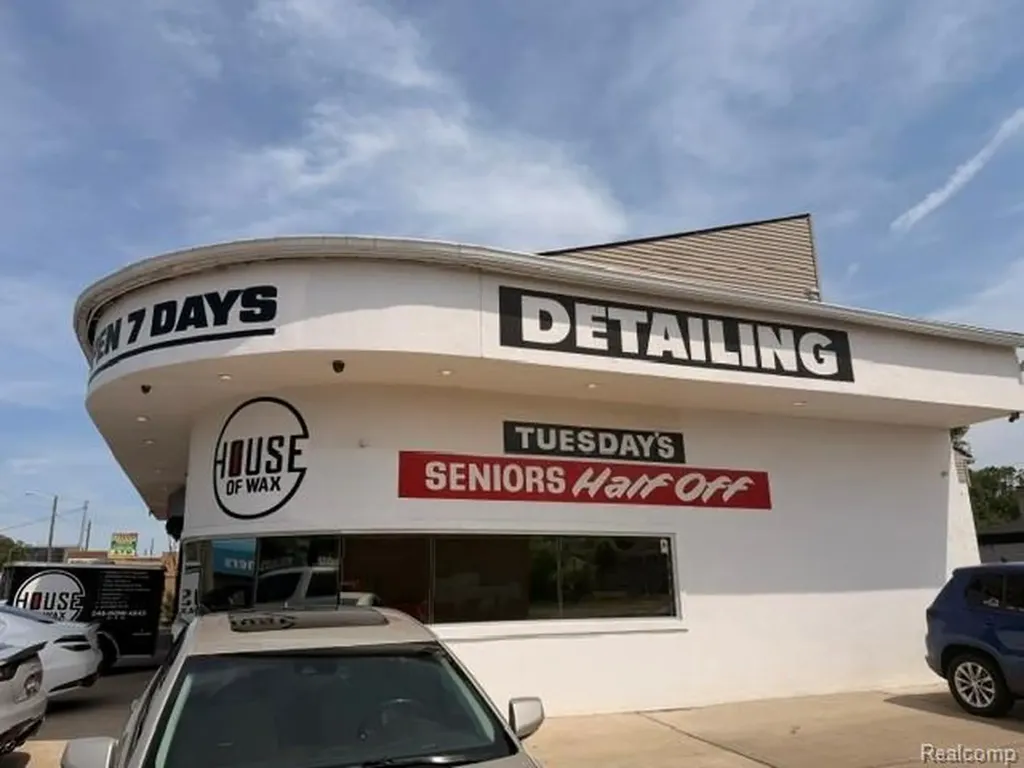 16041 W 7 Mile Road Detroit City MI 48235