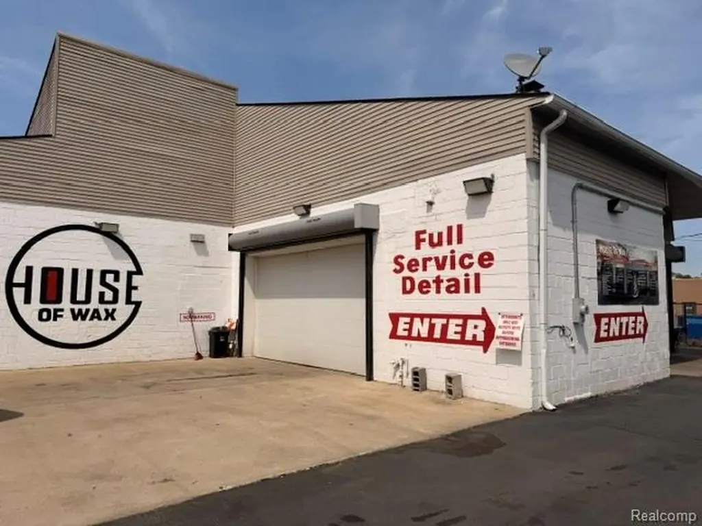 16041 W 7 Mile Road Detroit City MI 48235