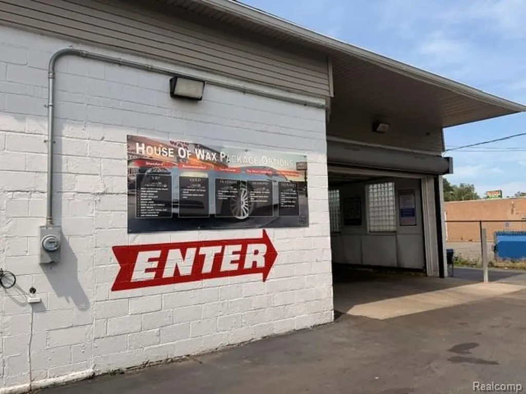 16041 W 7 Mile Road Detroit City MI 48235