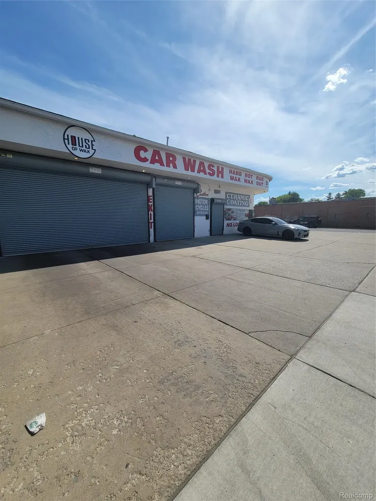16041 W 7 Mile Road Detroit City MI 48235