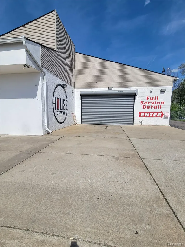 16041 W 7 Mile Road Detroit City MI 48235