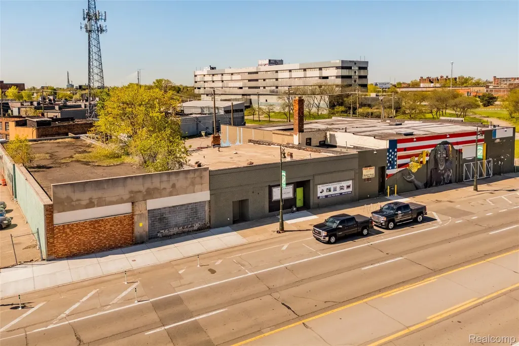 2647 Michigan Avenue Detroit City MI 48216