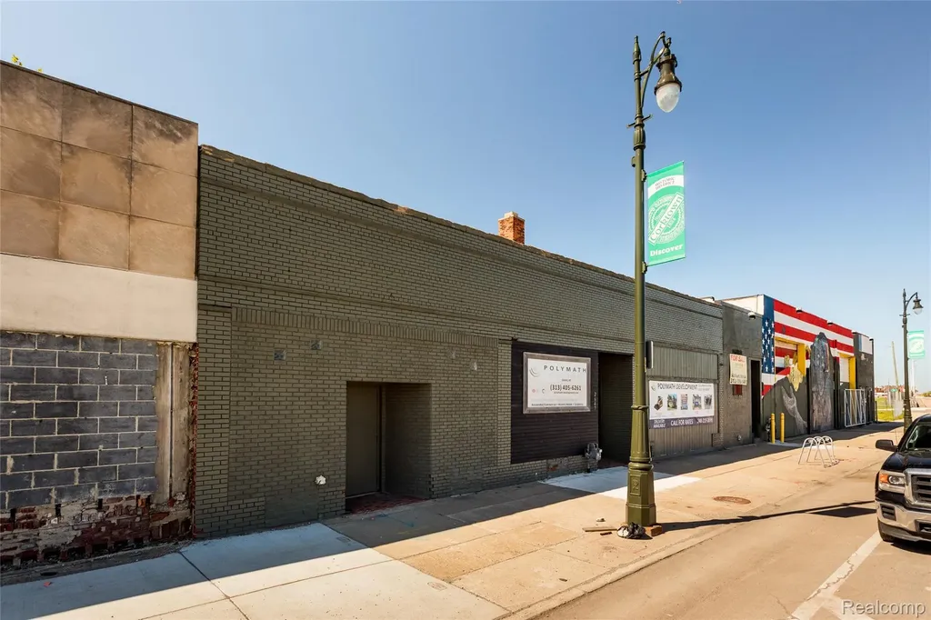 2647 Michigan Avenue Detroit City MI 48216