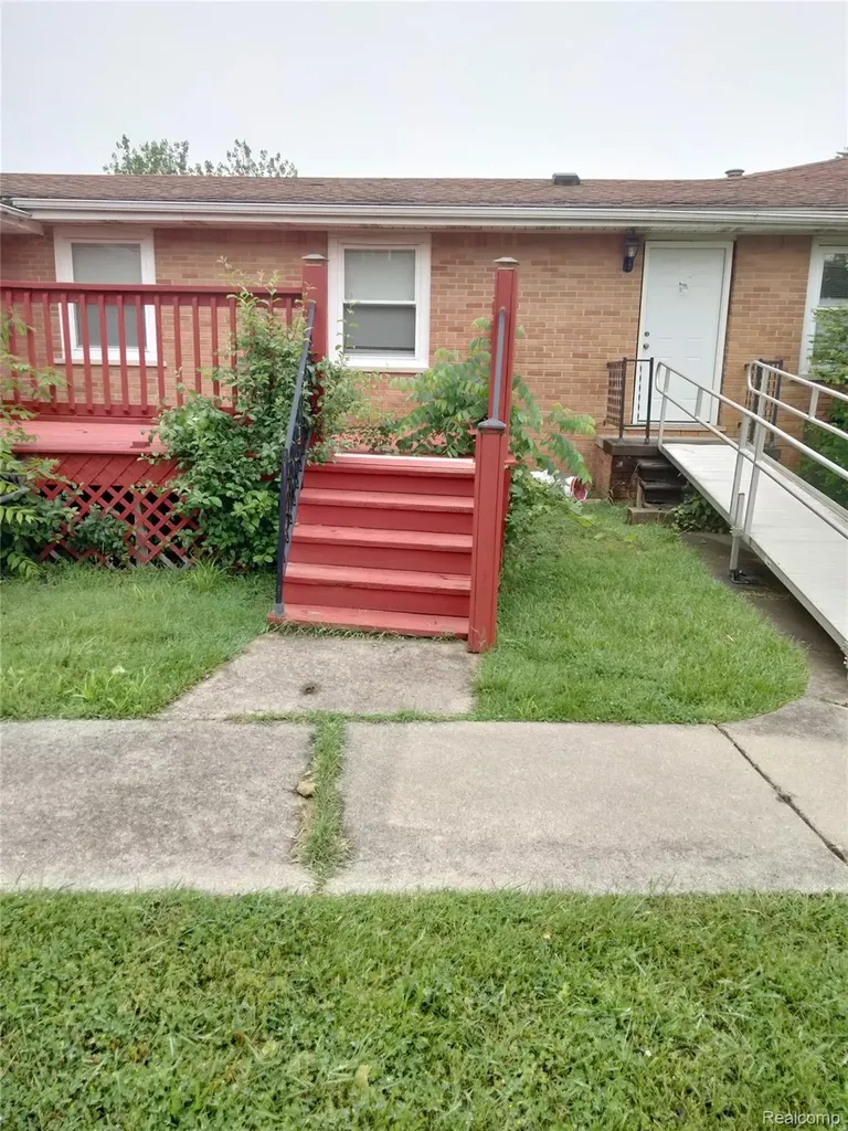 15475 Pardee Road Taylor City MI 48180