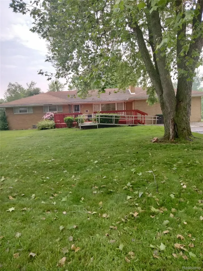 15475 Pardee Road Taylor City MI 48180