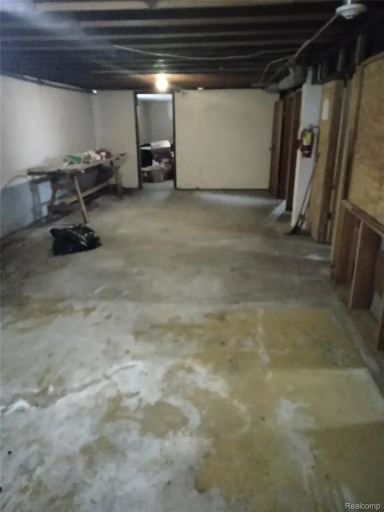 15475 Pardee Road Taylor City MI 48180