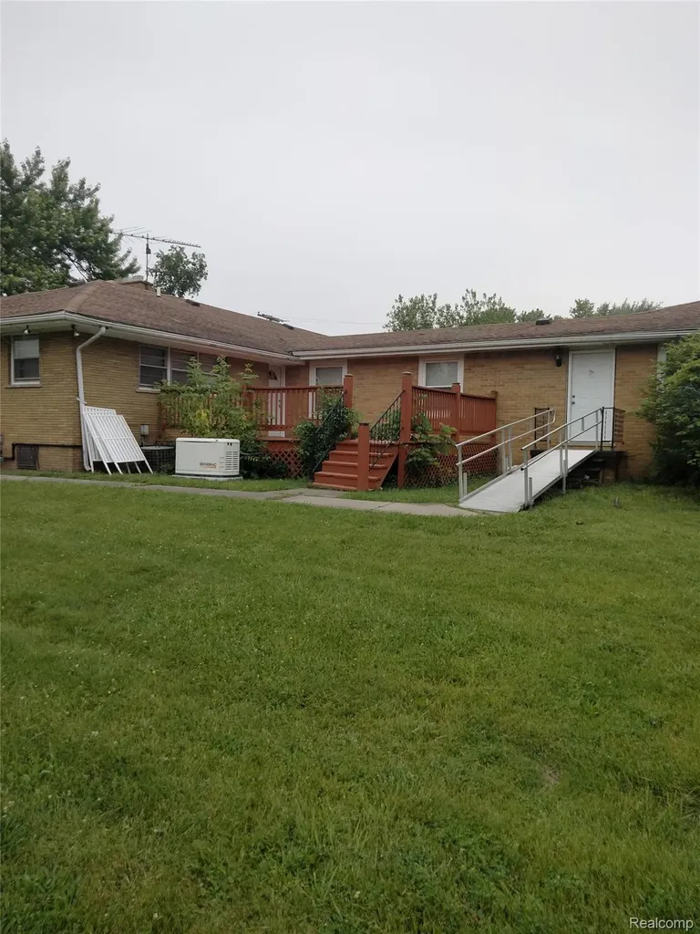 15475 Pardee Road Taylor City MI 48180