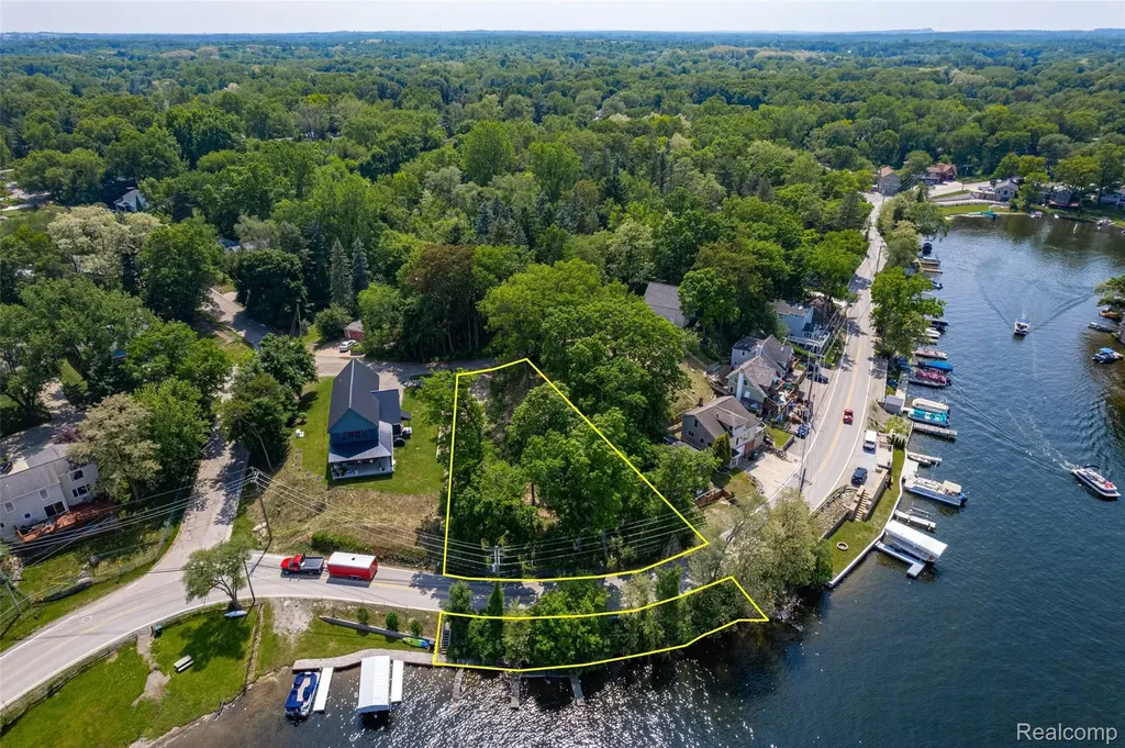 411 Heights Road Lake Orion Village MI 48362