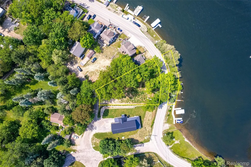 411 Heights Road Lake Orion Village MI 48362